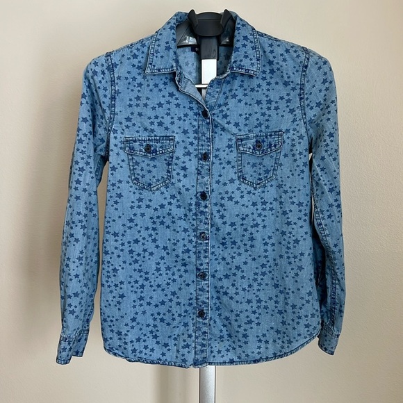 Denim chambray with stars women size XS Old Navy button down shirt - Picture 1 of 10
